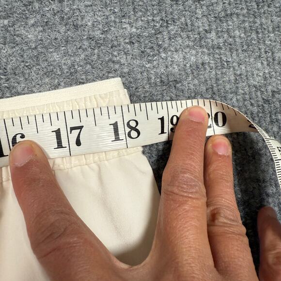 New The North Face Size XL Wander Short 2.0 White Dune Elastic Waist Activewear - Picture 11 of 11